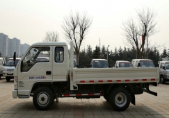 找2.7米低欄小貨車?yán)浫绾握?2.7米平板小貨車物流運(yùn)